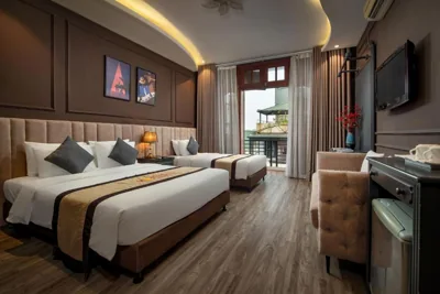 バルコニー付きトリプルルーム — Hanoi Morning Hotel